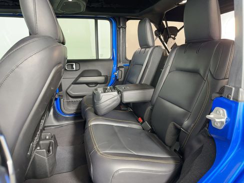 Used 2024 Jeep Wrangler Sahara w/ Technology Group image 12