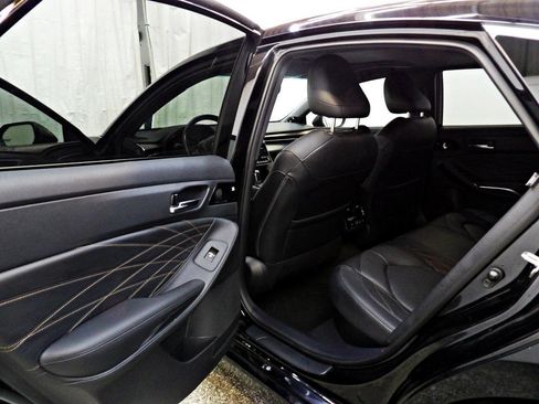 Used 2022 Toyota Avalon Limited w/ Advanced Safety Package FWD image 13