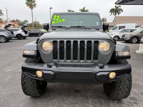 Used 2022 Jeep Gladiator Sport image 2