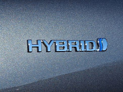 Used 2021 Toyota Venza LE image 8