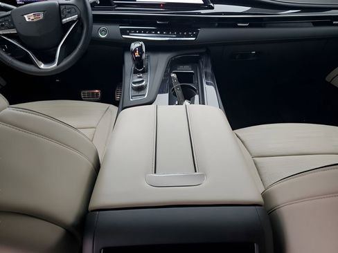 Used 2023 Cadillac Escalade Sport w/ LPO, ONYX Package image 22