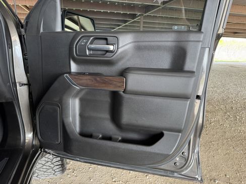 Used 2019 GMC Sierra 1500 SLT image 33