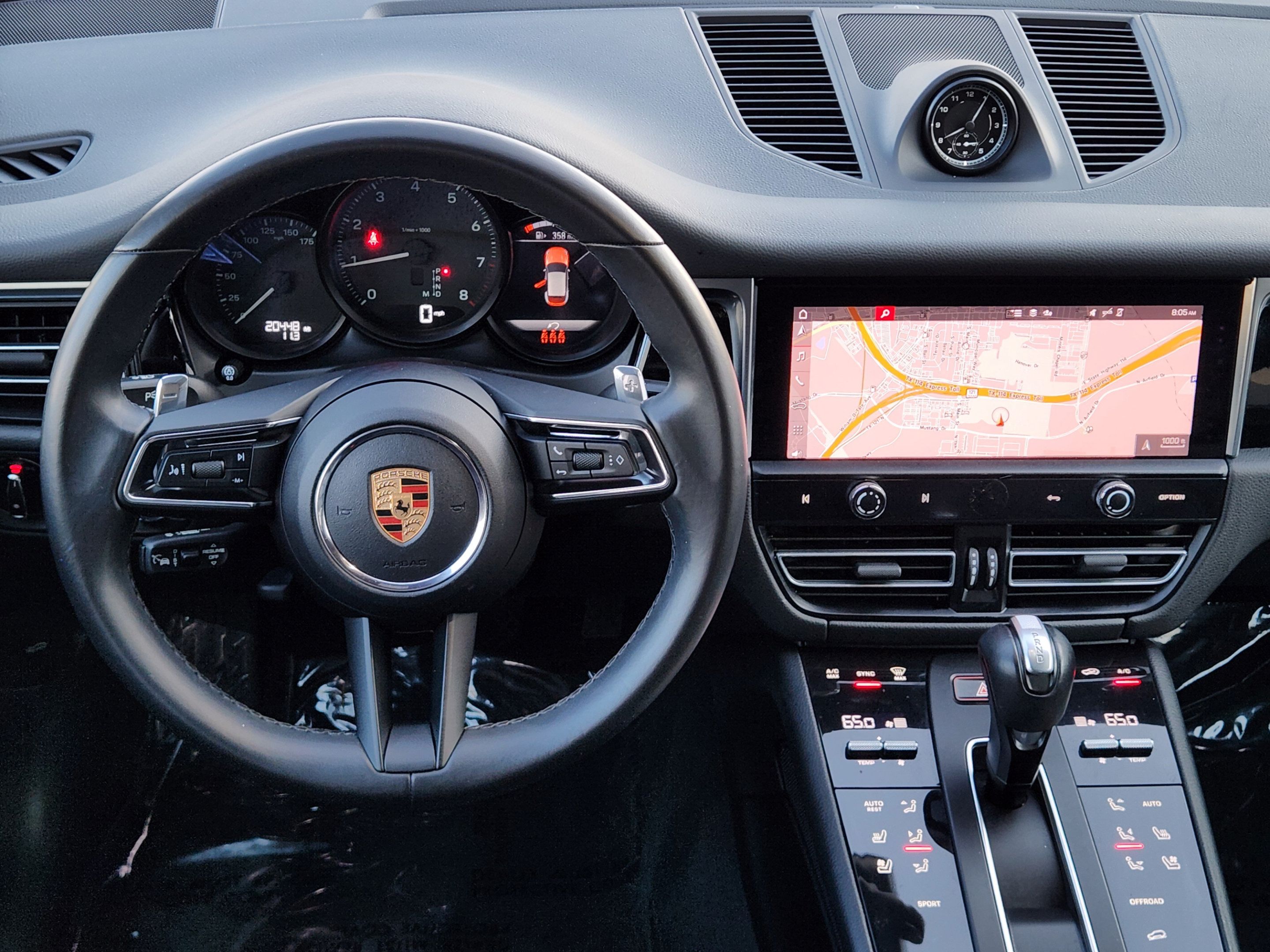 Used 2024 Porsche Macan AWD/4WD image 21