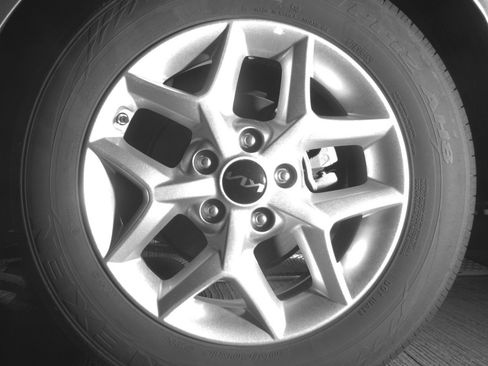 Used 2025 Kia Soul LX w/ LX Technology Package FWD image 14