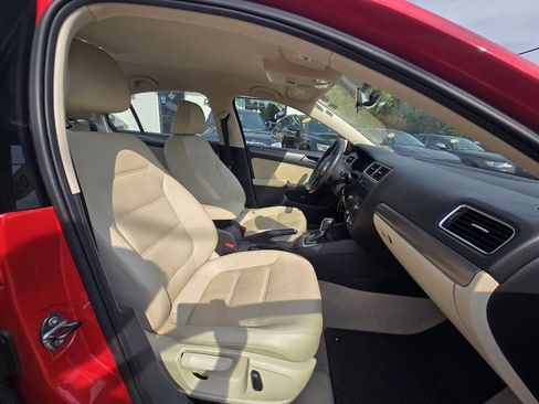 Used 2014 Volkswagen Jetta TDI FWD image 16