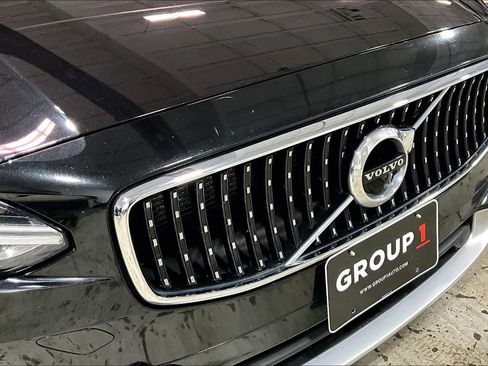 Used 2020 Volvo V90 T6 Cross Country image 29