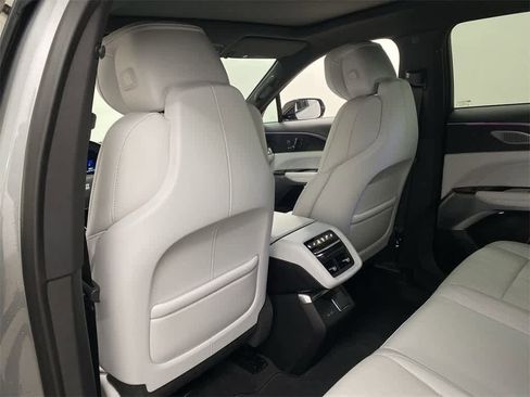 Certified 2024 Cadillac Lyriq Luxury image 17