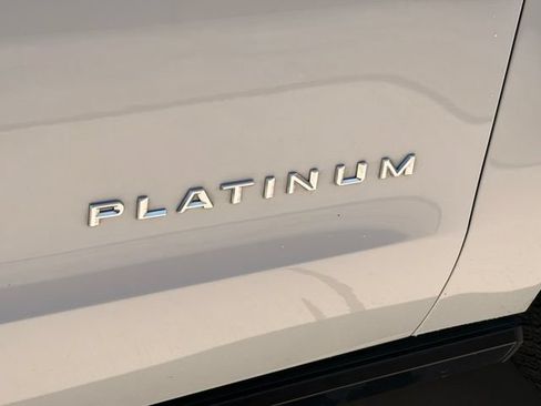Used 2025 Ford Expedition Max Platinum AWD/4WD image 8