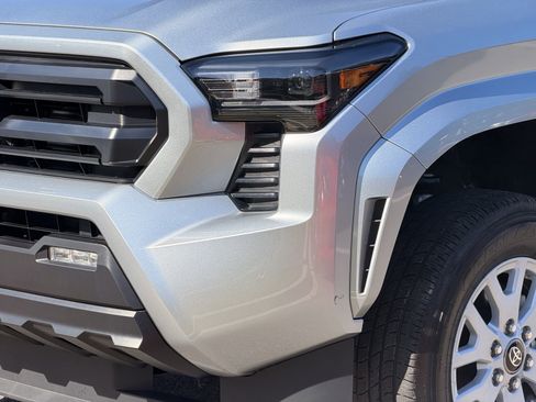 Used 2026 Toyota Tacoma SR5 RWD image 8