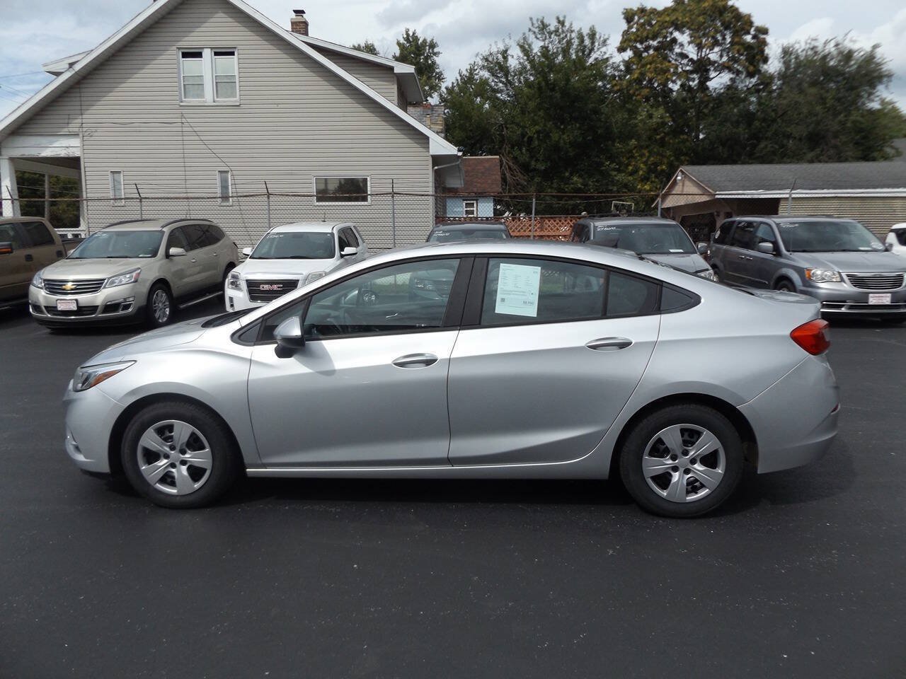 Used 2017 Chevrolet Cruze LS FWD image 11