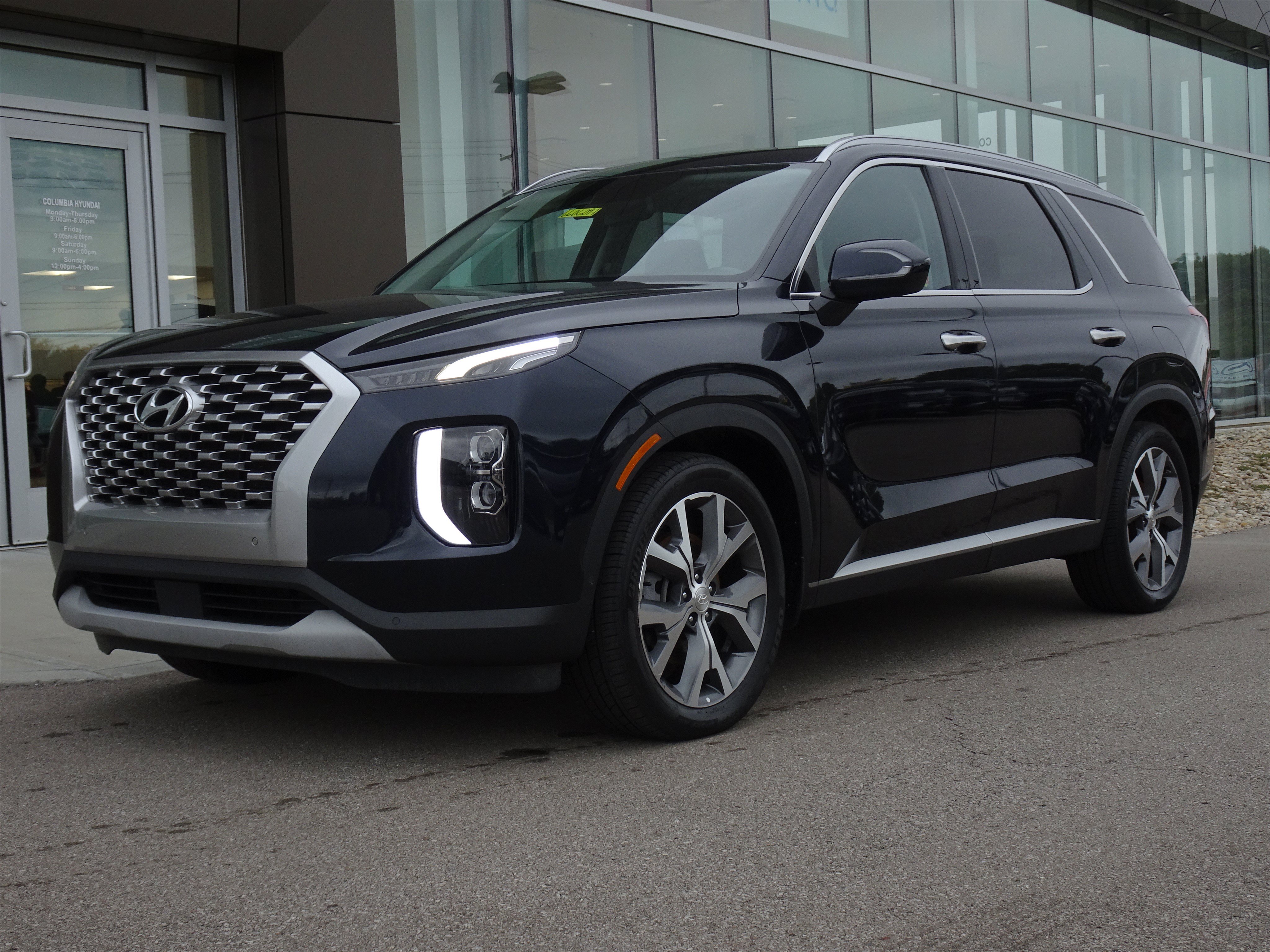 Used 2022 Hyundai Palisade SEL w/ 8P Bench Seat Package AWD/4WD image 1