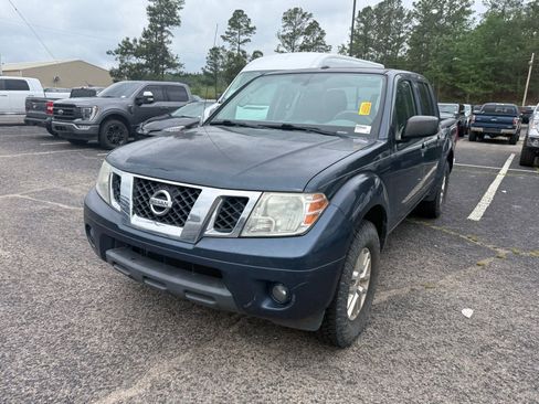 Used 2016 Nissan Frontier SV w/ SV Value Truck Package RWD image 3