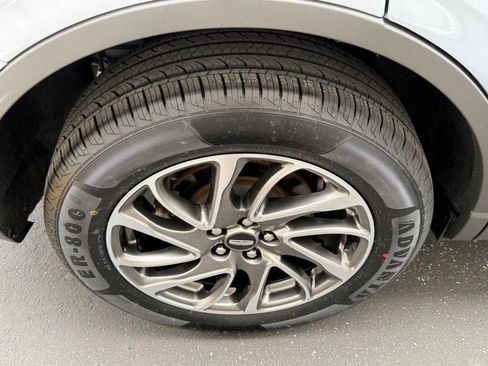 Used 2022 Lincoln Corsair AWD w/ Equipment Group 101A image 7