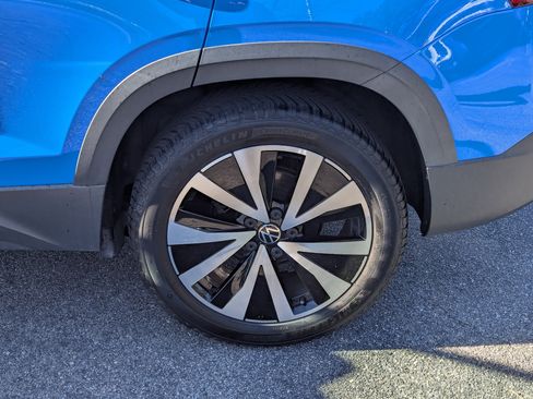 Used 2022 Volkswagen Taos SE w/ Panoramic Sunroof Package image 28