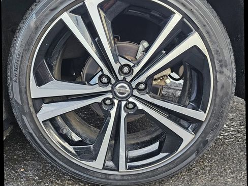 Used 2020 Nissan Sentra SR w/ Lighting Package image 31