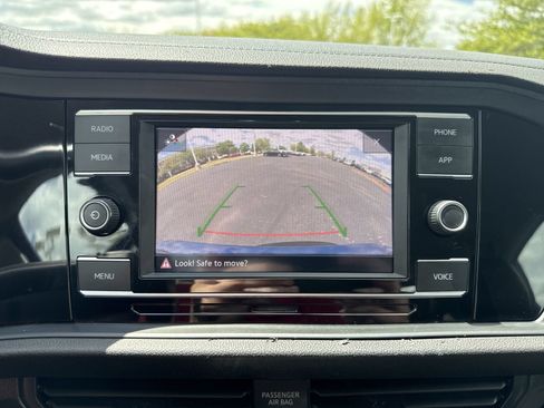 Used 2023 Volkswagen Jetta SE FWD image 18