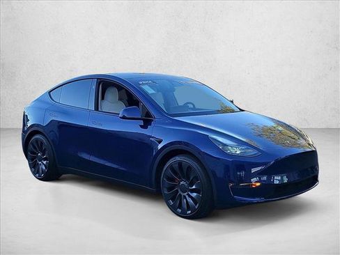 Used 2025 Tesla Model Y Performance AWD/4WD image 3