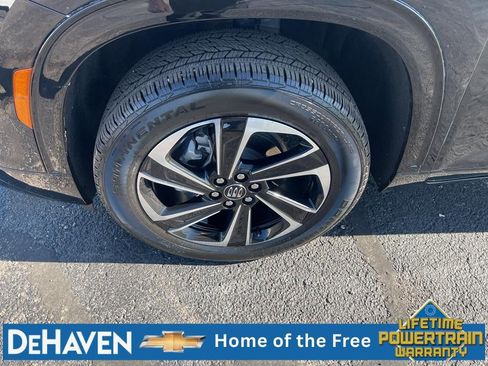 Used 2025 Buick Enclave Sport Touring FWD image 10