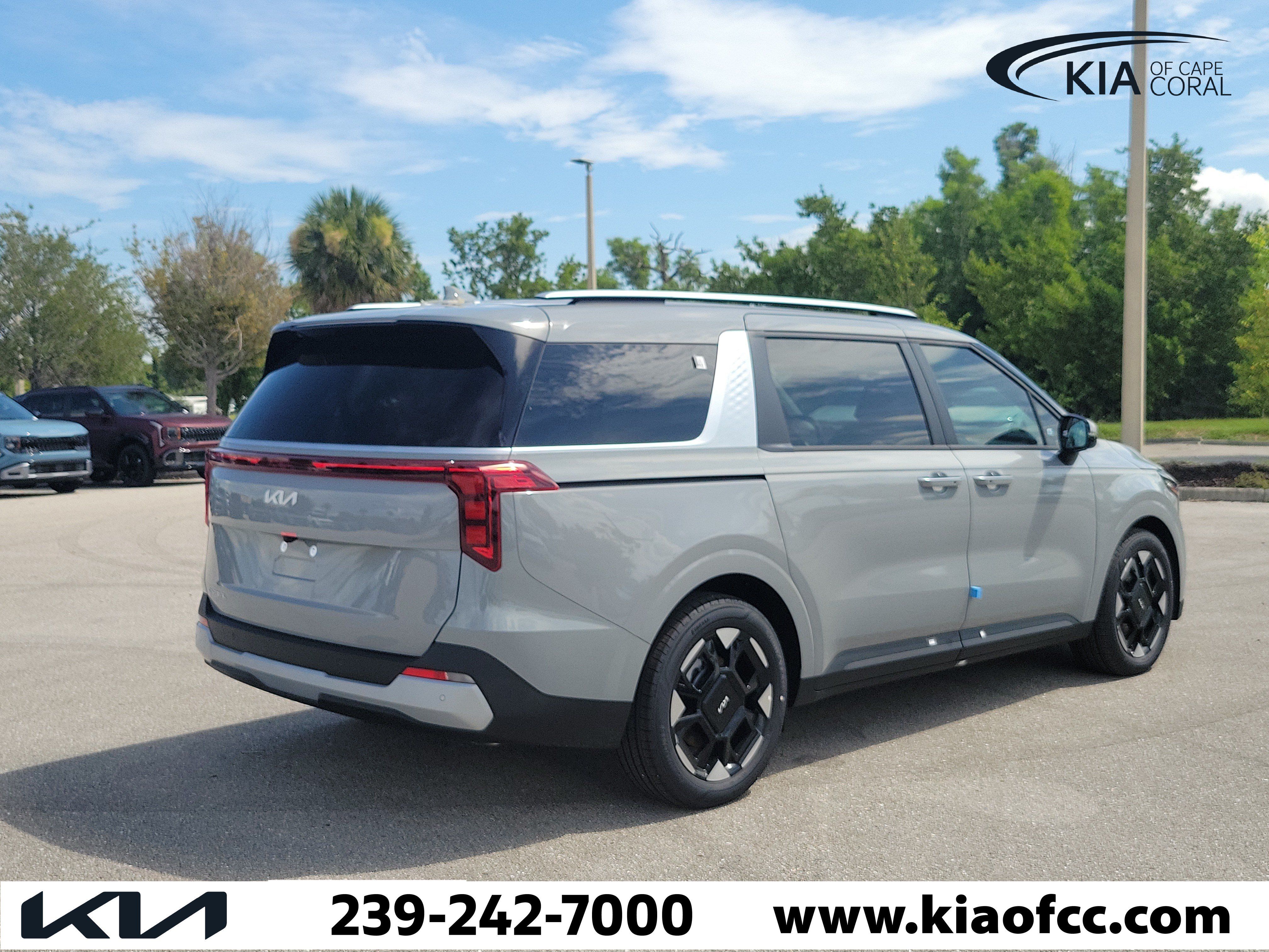 New 2026 Kia Carnival EX FWD image 5