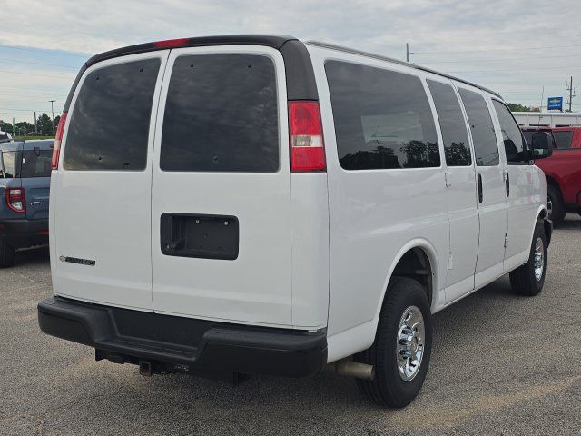 Certified 2017 Chevrolet Express 2500 RWD image 6