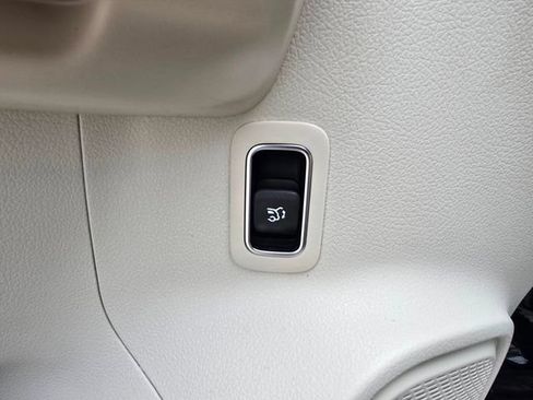 Certified 2025 Mercedes-Benz GLA 250 4MATIC image 24
