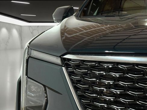 Certified 2025 Cadillac XT4 Premium Luxury image 11