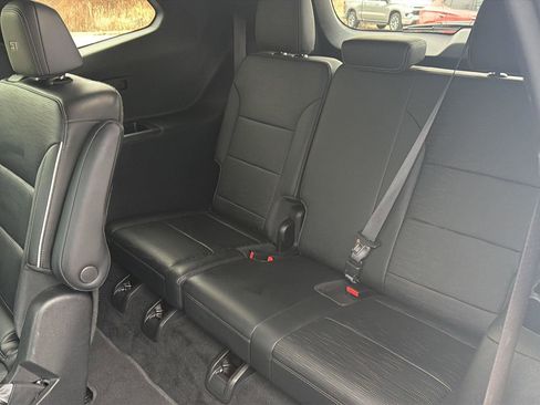 Used 2025 Buick Enclave Sport Touring image 24