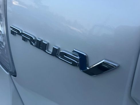 Used 2013 Toyota Prius V Two FWD image 9