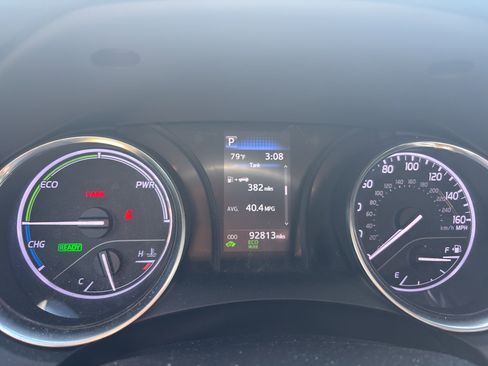 Used 2020 Toyota Camry LE FWD image 9
