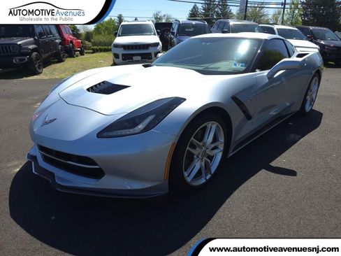 Used 2017 Chevrolet Corvette Stingray Coupe RWD image 1