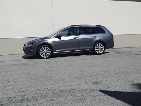 Used 2017 Volkswagen Golf SE FWD image 6