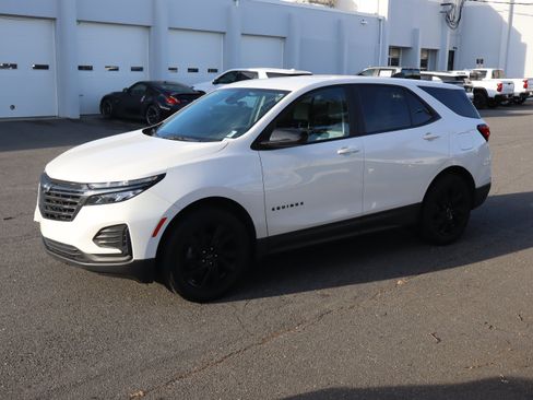Used 2023 Chevrolet Equinox LS w/ LS Convenience Package FWD image 5