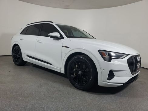 Certified 2021 Audi e-tron Premium Plus w/ Premium Plus Package image 28