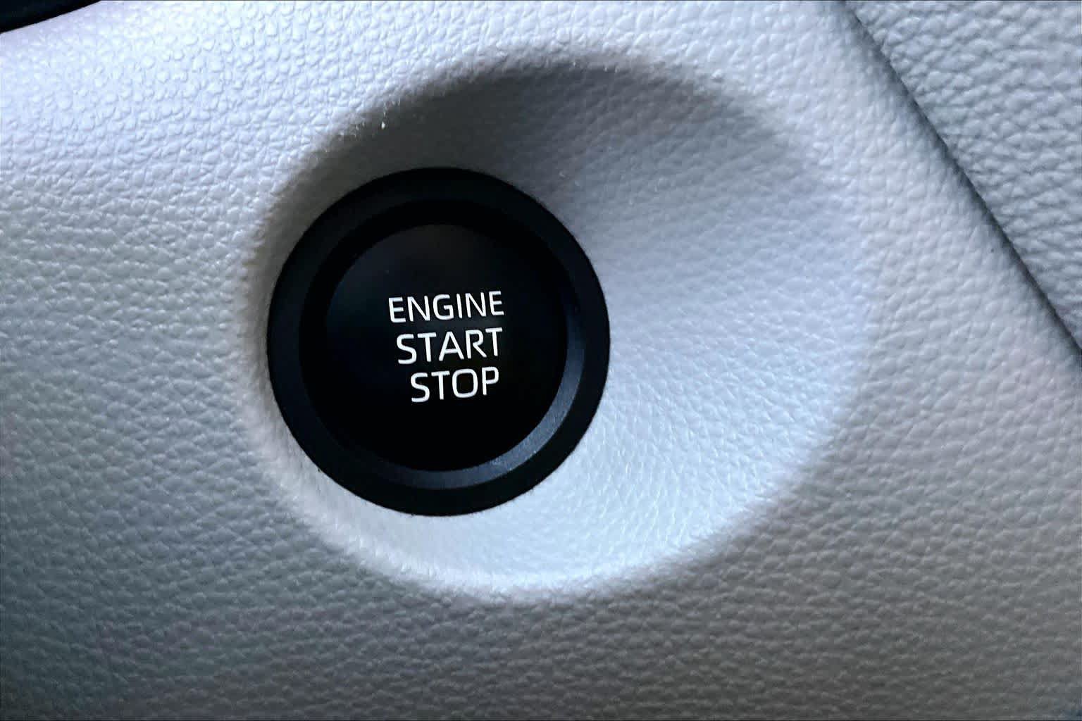 Certified 2026 Toyota Corolla Cross LE FWD image 32