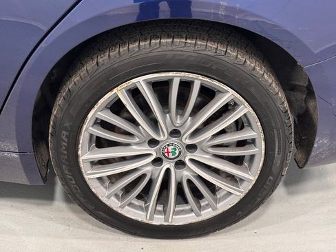 Used 2017 Alfa Romeo Giulia Ti w/ Lusso Package image 31