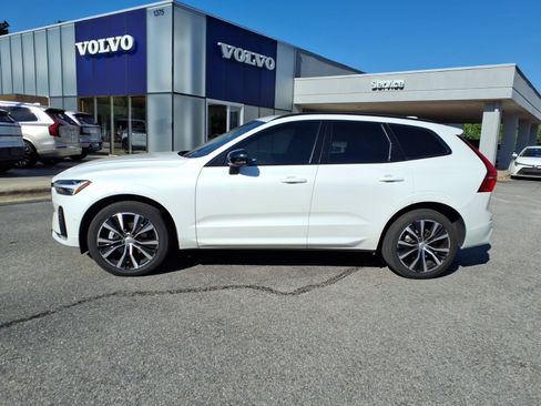 Certified 2024 Volvo XC60 B5 Plus w/ Protection Package Premier AWD/4WD image 6