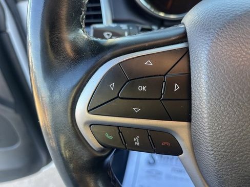 Used 2020 Jeep Grand Cherokee Altitude image 17