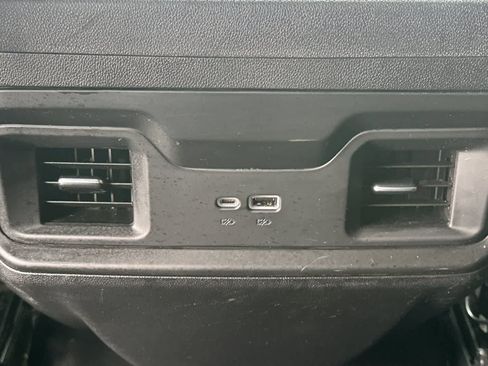 Used 2022 Chevrolet Silverado 1500 LT w/ Z71 Off-Road Package image 13