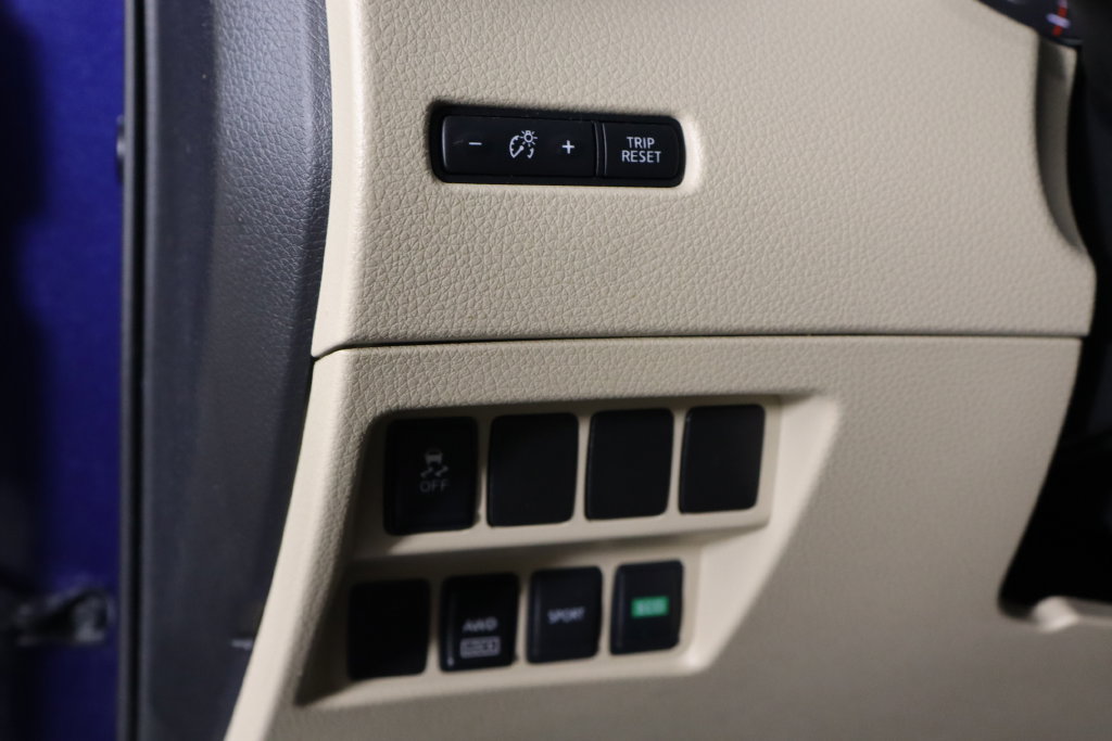 Used 2017 Nissan Rogue S AWD/4WD image 19