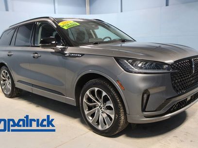 Used 2025 Lincoln Aviator AWD w/ Jet Appearance Package