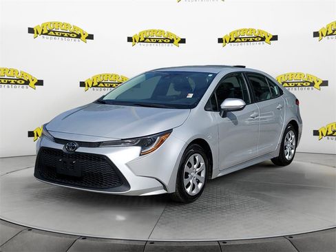 Used 2022 Toyota Corolla LE image 1