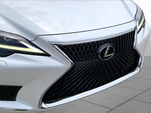 Used 2022 Lexus LS 500 w/ Interior Upgrade Package RWD image 28