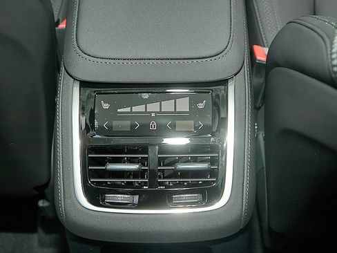 New 2026 Volvo XC90 T8 Plus w/ Protection Package AWD/4WD image 23