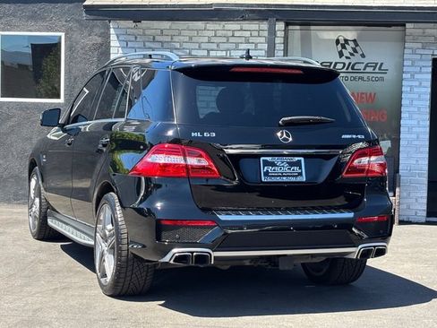 Used 2015 Mercedes-Benz ML 63 AMG 4MATIC w/ AMG Performance Package image 19