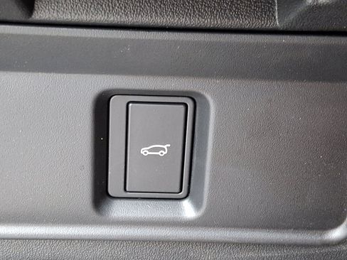 Used 2025 Land Rover Range Rover Evoque Dynamic SE image 25