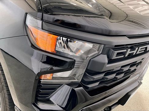Used 2025 Chevrolet Silverado 1500 Custom w/ LPO, Dark Essentials Package RWD image 12