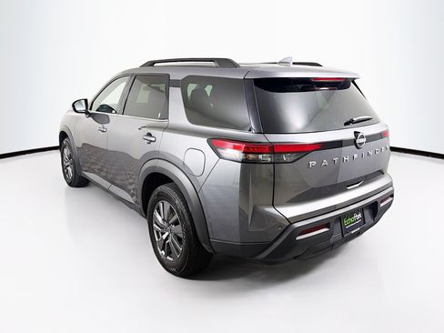 Used 2025 Nissan Pathfinder SV FWD image 5