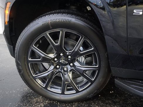 New 2026 Chevrolet Suburban High Country image 34