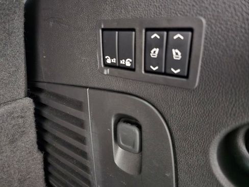 Used 2016 Cadillac Escalade Premium image 36