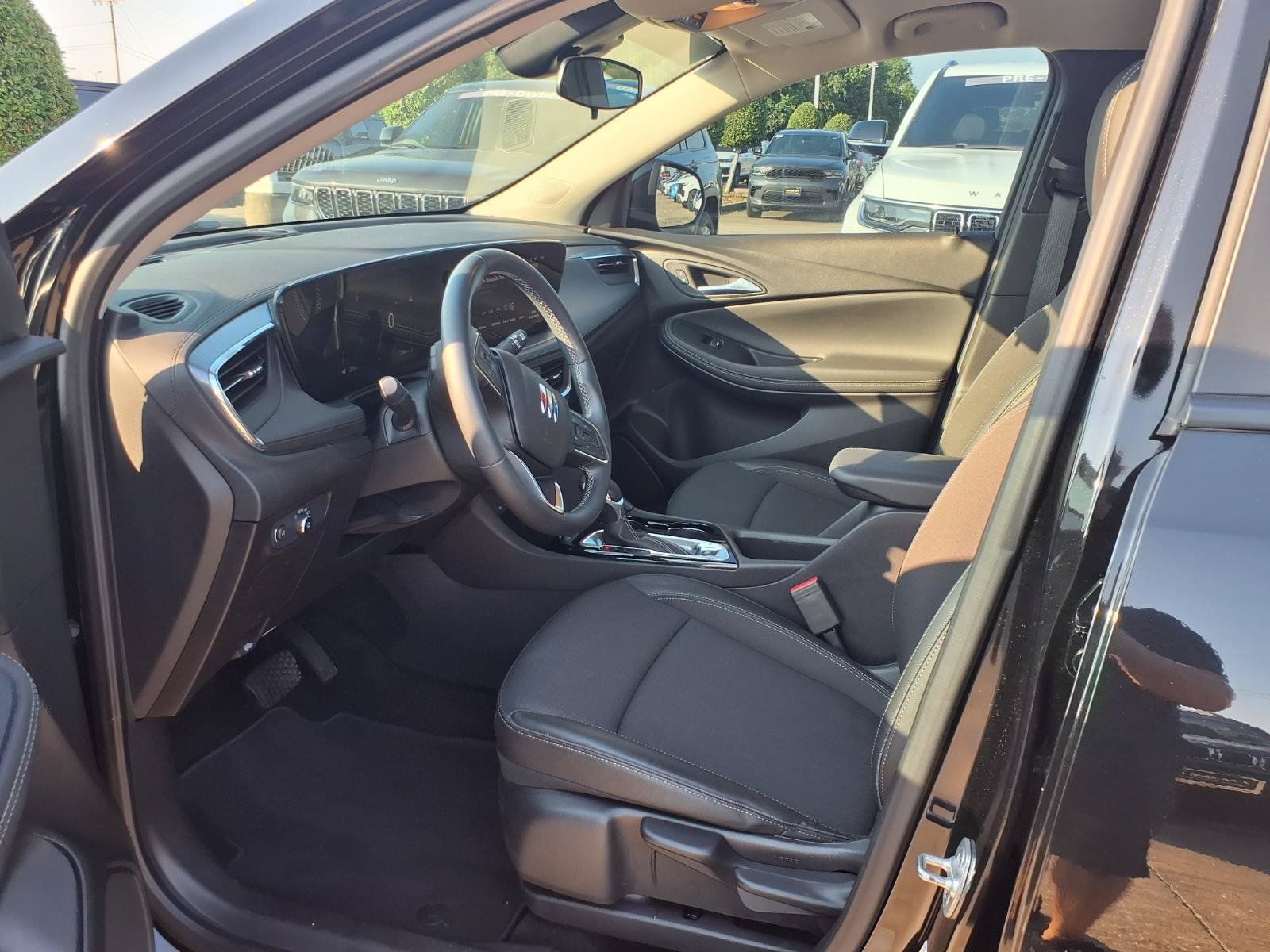 Used 2025 Buick Encore GX Preferred FWD image 13